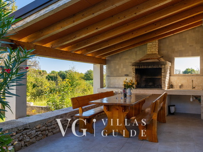 House Luna Garden and property exterior