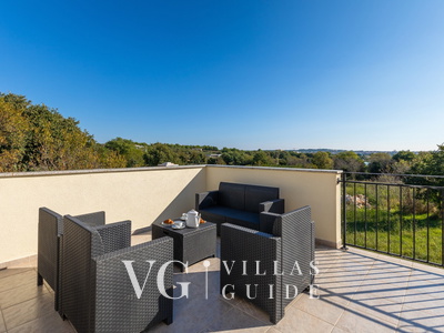 House Luna Garden and property exterior