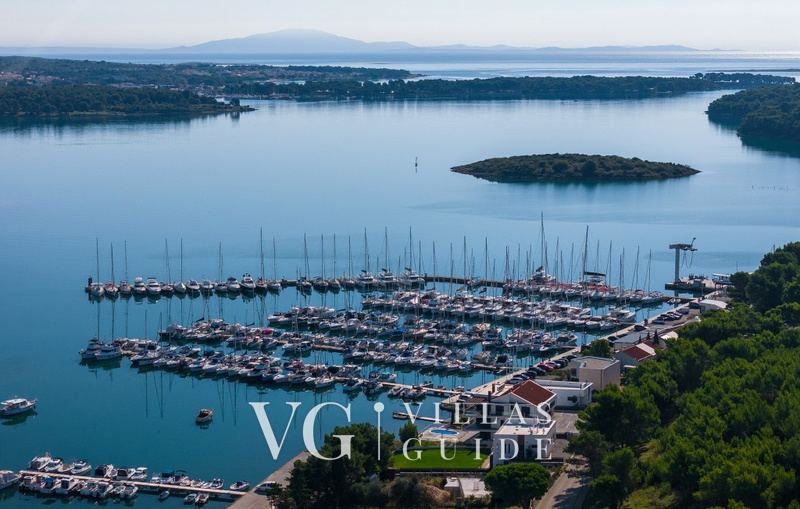 House Luna Microposizione