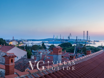 Pula Bay View apartment Garden and property exterior