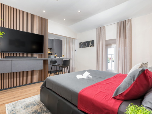 Modern & warm studio near Arena