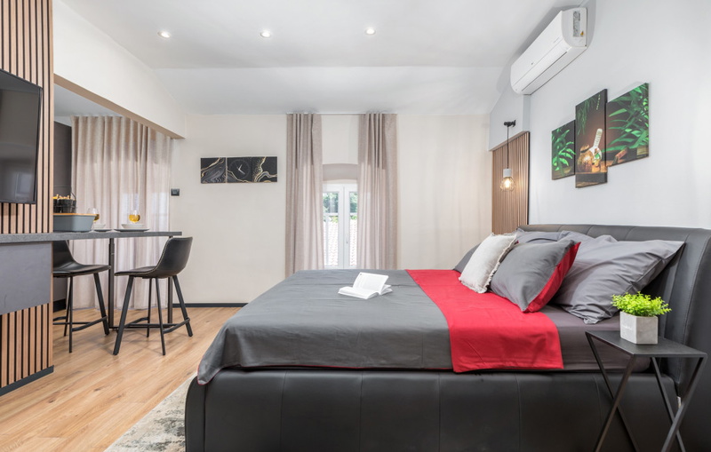 Modern & warm studio near Arena