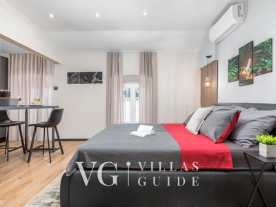 Modern & warm studio near Arena