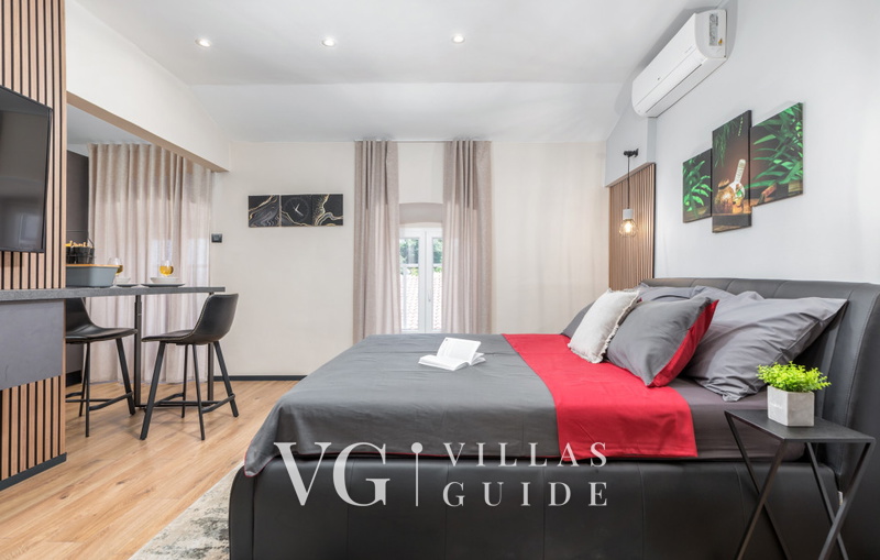 Modern & warm studio near Arena