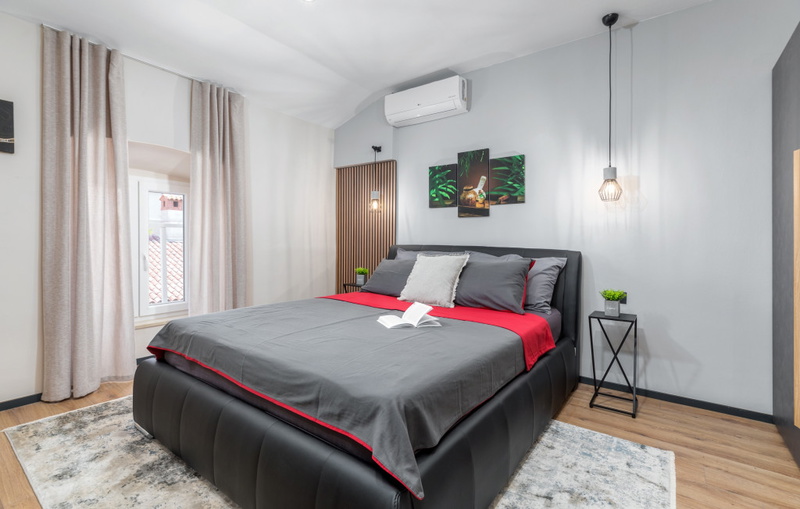 Modern & warm studio near Arena