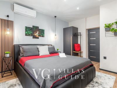 Modern & warm studio near Arena