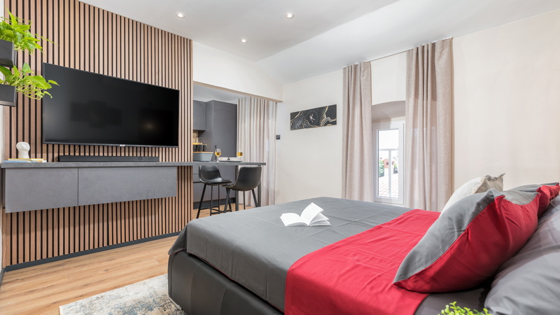 Modern & warm studio near Arena