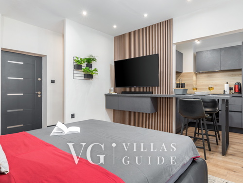 Modern & warm studio near Arena