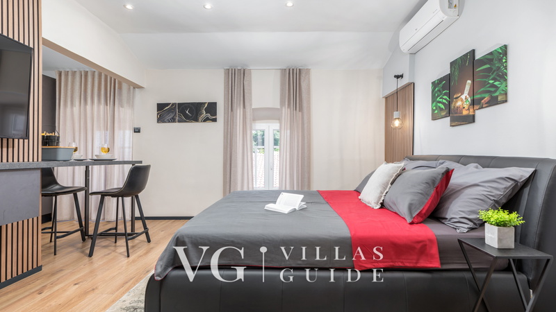 Modern & warm studio near Arena