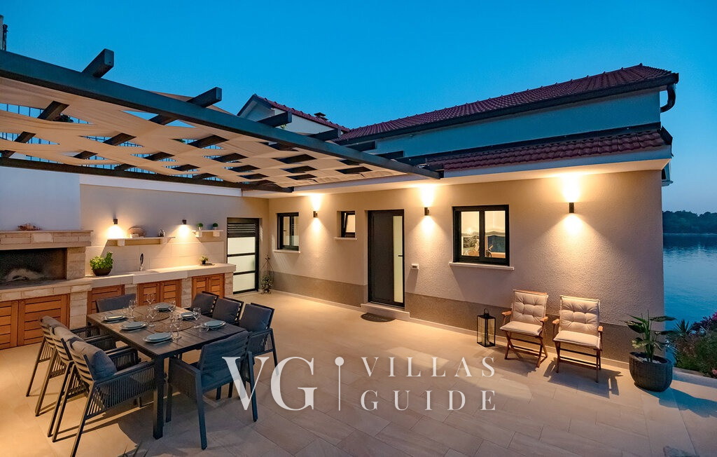 Waterfront villa Marija