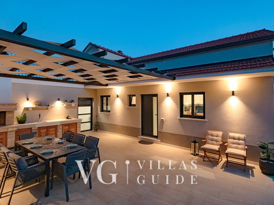 Waterfront villa Marija