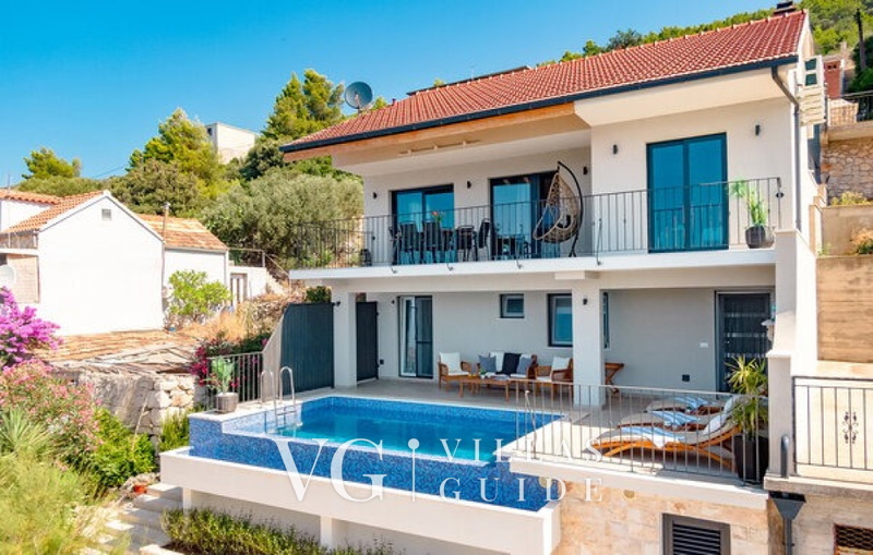 Waterfront villa Marija