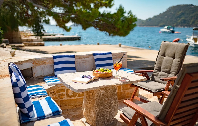 Waterfront villa Marija