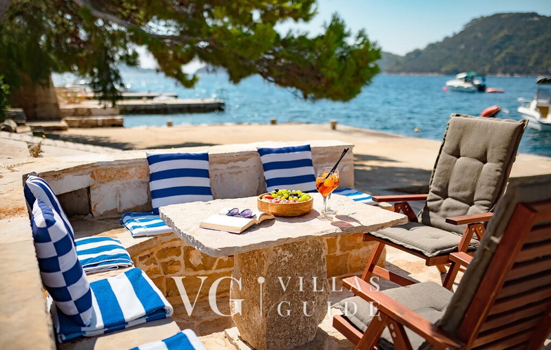 Waterfront villa Marija