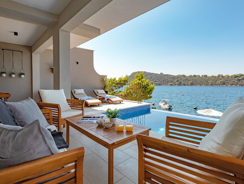 Waterfront villa Marija