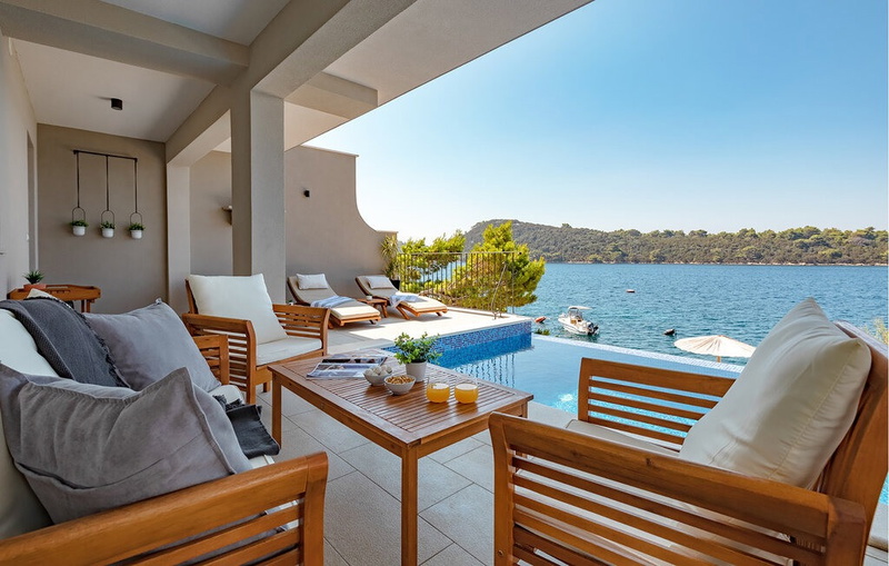 Waterfront villa Marija