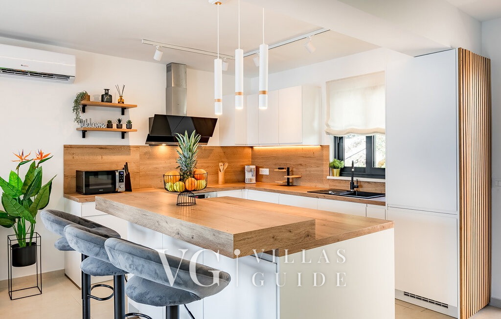 Waterfront villa Marija Kuhinja