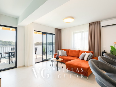 Waterfront villa Marija