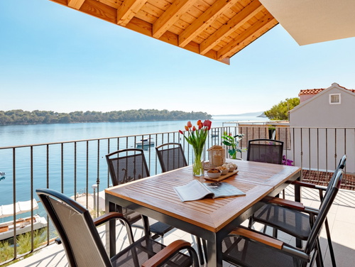 Waterfront villa Marija