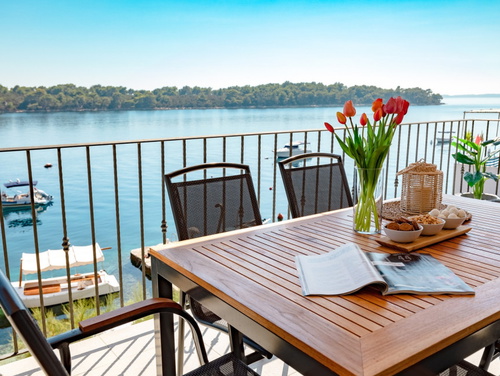 Waterfront villa Marija