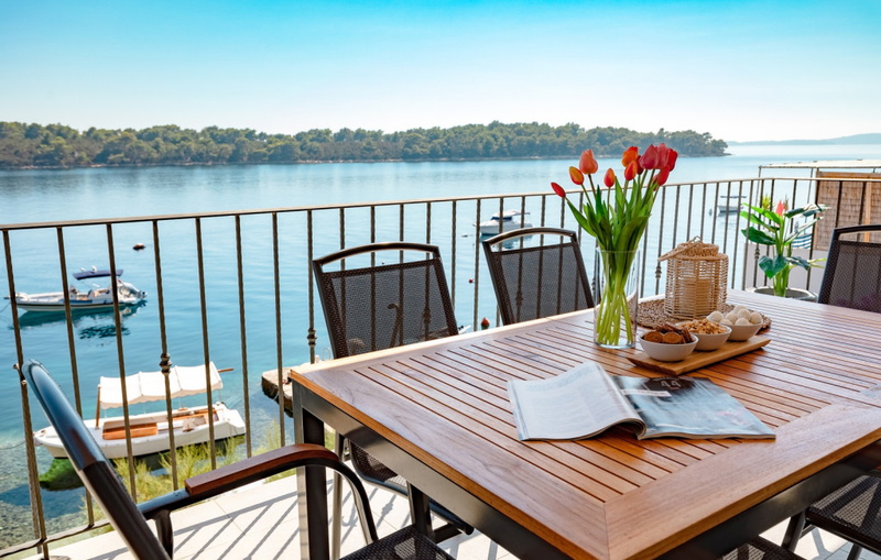 Waterfront villa Marija