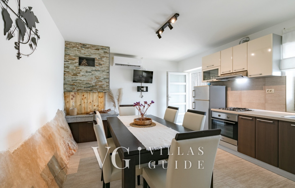 Waterfront villa Marija Kuhinja