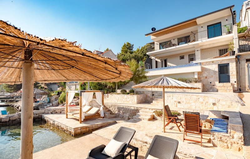 Waterfront villa Marija