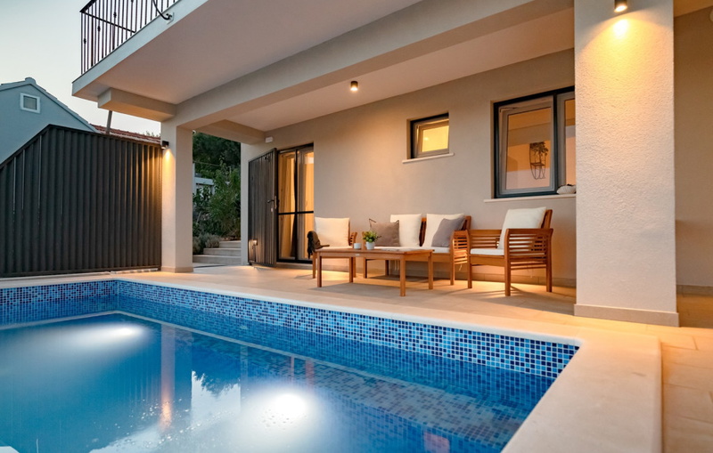 Waterfront villa Marija