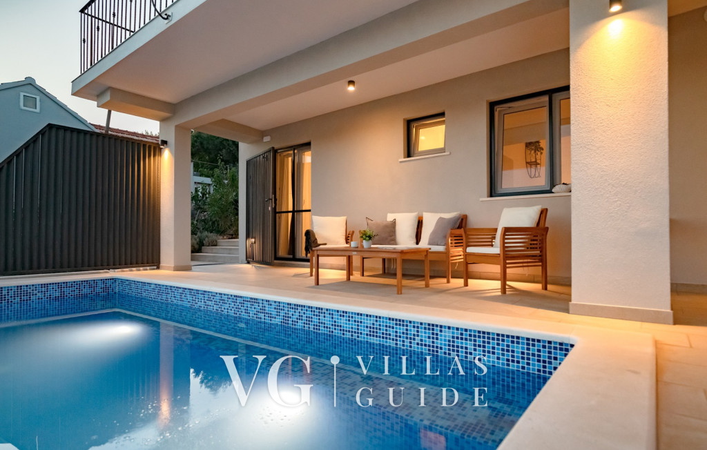 Waterfront villa Marija Piscina