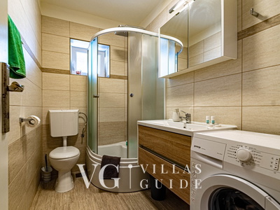 Waterfront villa Marija Kupaonica