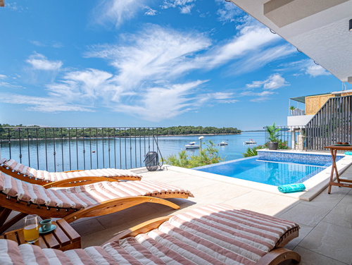 Waterfront villa Marija
