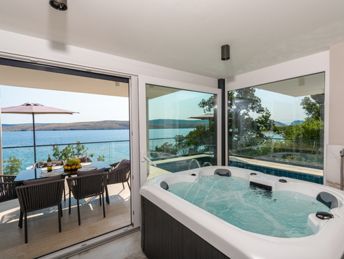 Villa Palazzo Emanuel with pool&whirpool&sauna