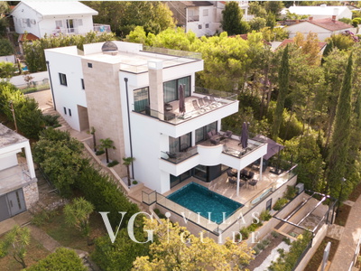 Villa Palazzo Emanuel with pool&whirpool&sauna Garten und Außenbereich