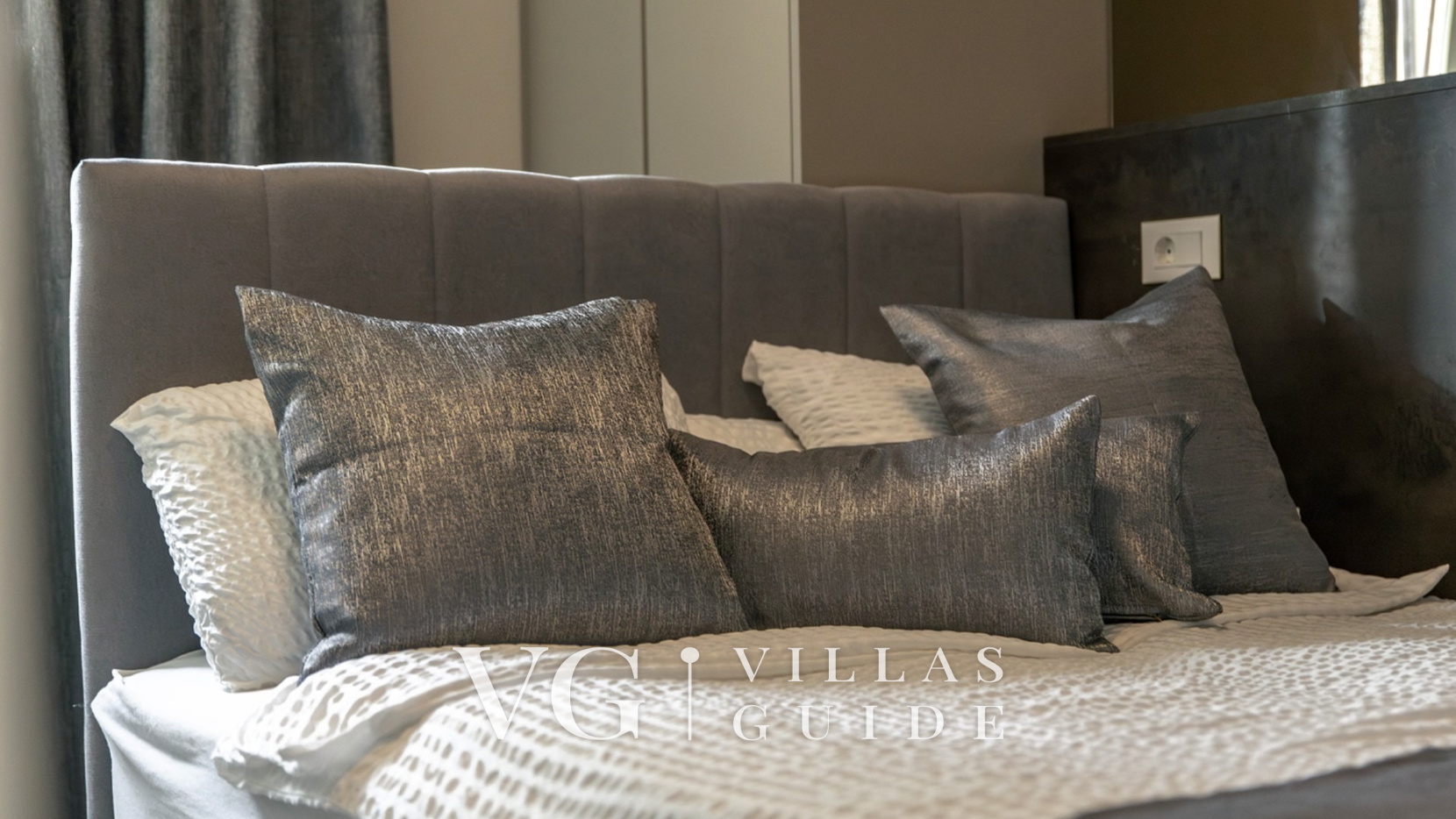 Villa Palazzo Emanuel with pool&whirpool&sauna Camera da letto