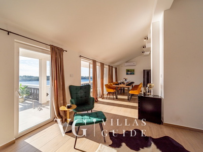 Karbuni Royal Living room