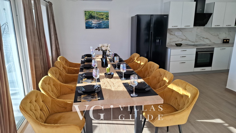 Karbuni Royal Living room