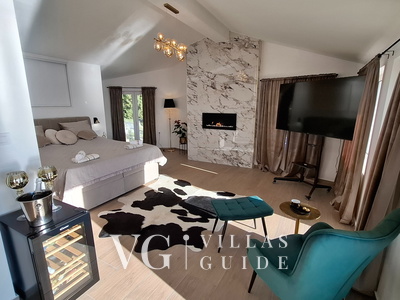 Karbuni Royal Living room