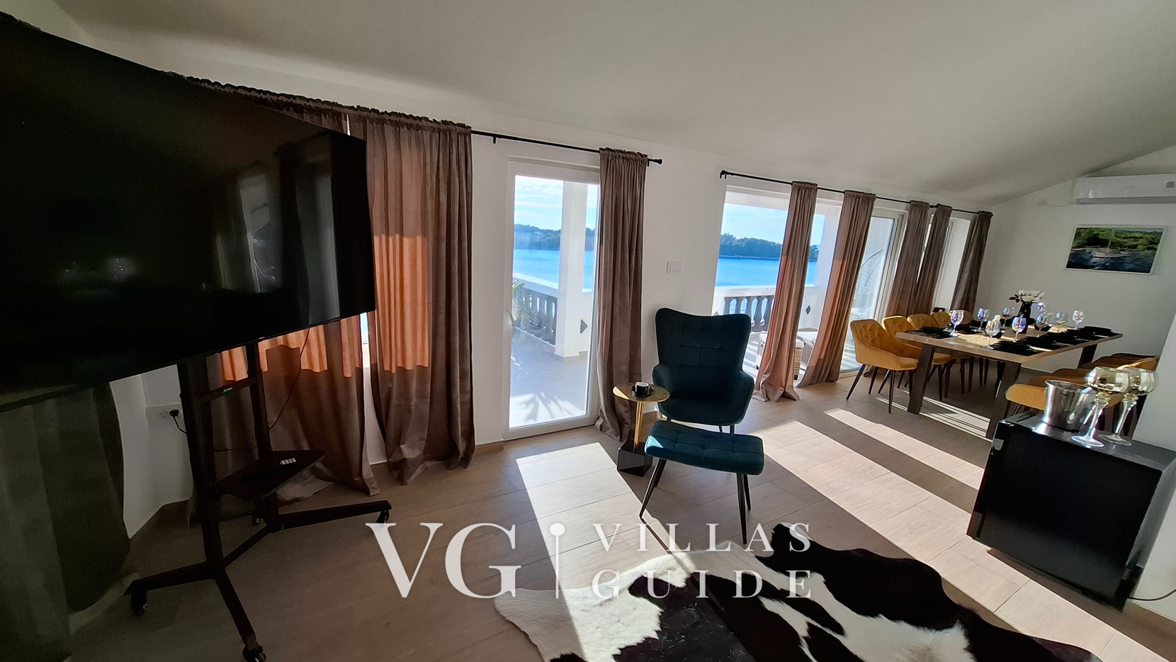 Karbuni Royal Living room