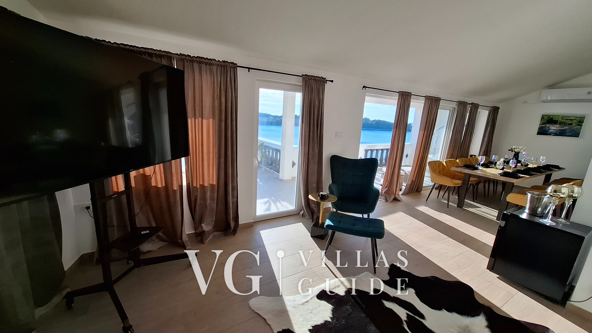 Karbuni Royal Living room