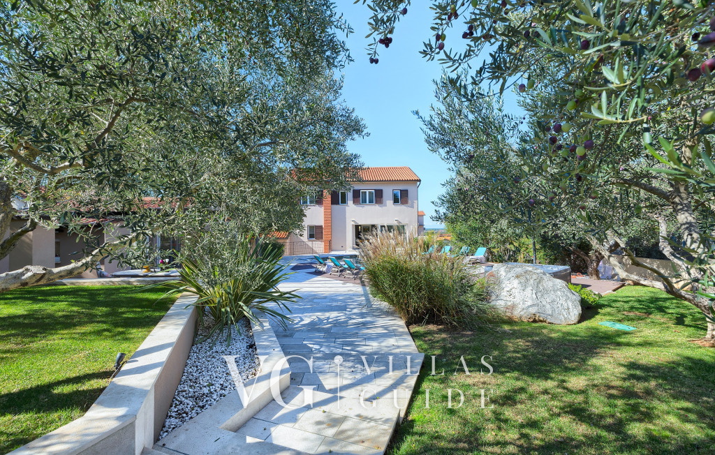 Villa Maruge Garden and property exterior