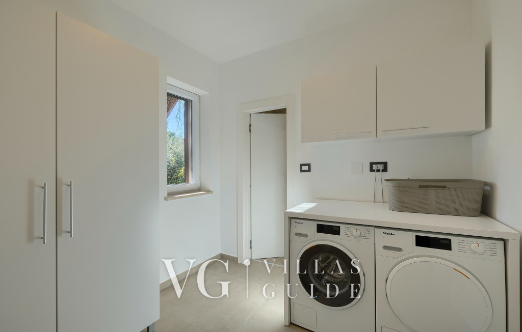 Villa Maruge Bathroom