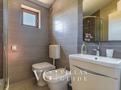 Villa Cissana Bathroom