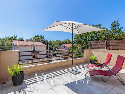 Villa Cissana Garden and property exterior