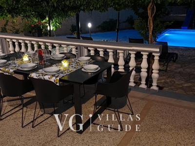 Holiday home Krnić Giardino e esterni della proprietà