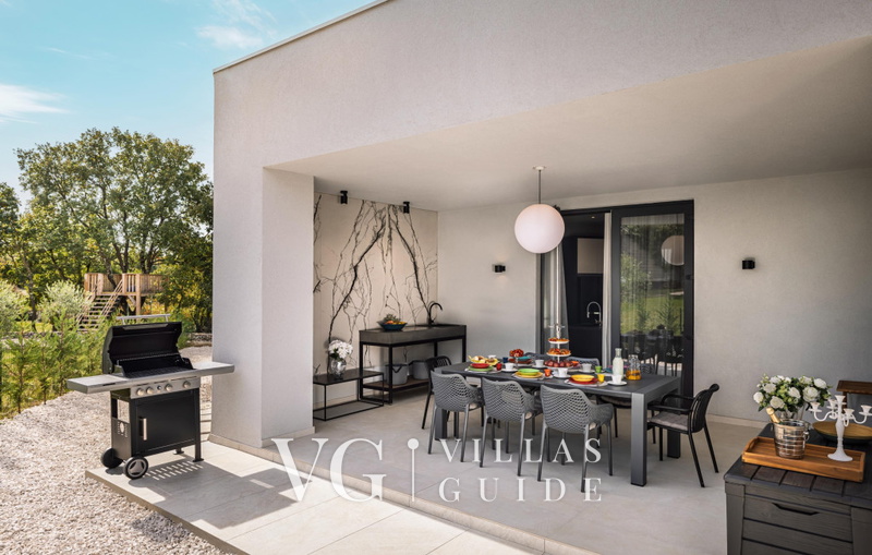 Casa Q Garden and property exterior