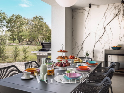 Casa Q Garden and property exterior