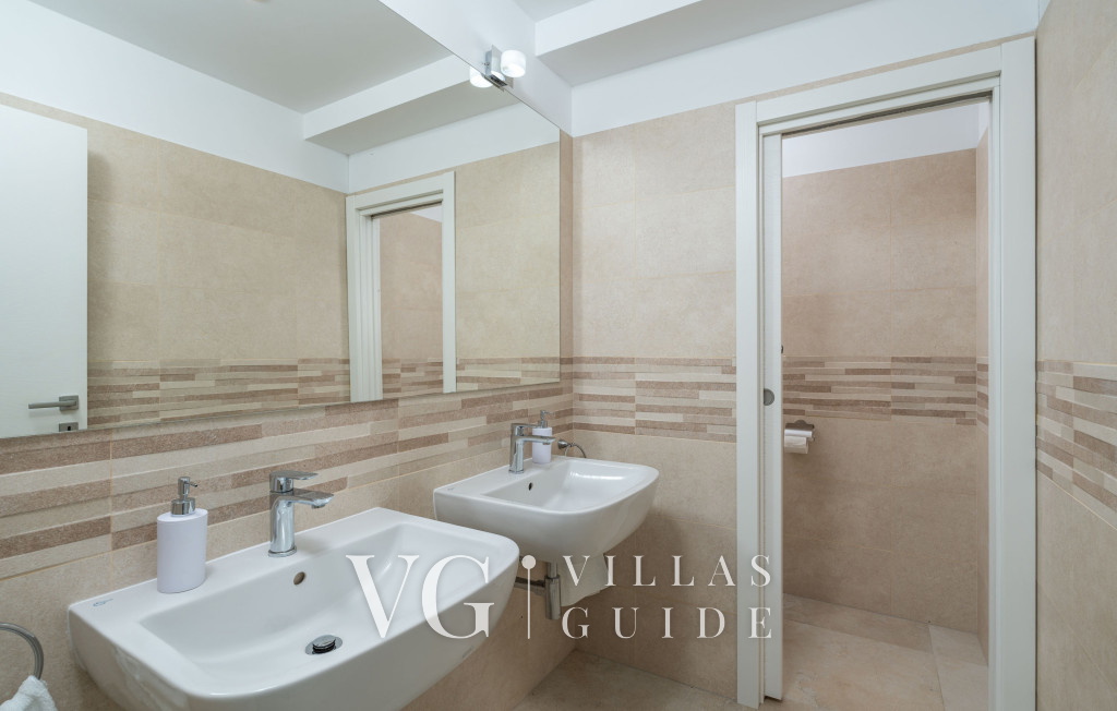 Cypress Paradise WC za goste