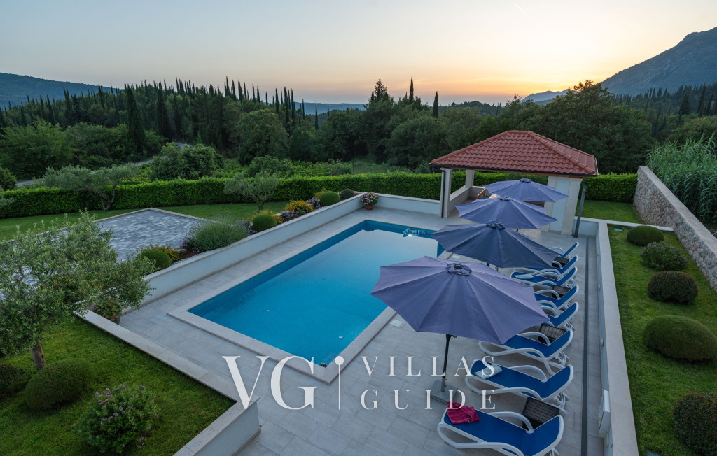 Cypress Paradise Bazen