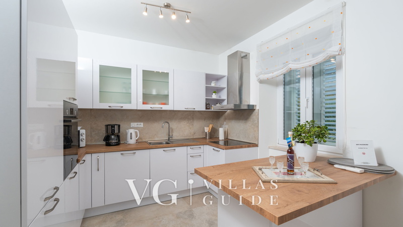 Cypress Paradise Kitchen