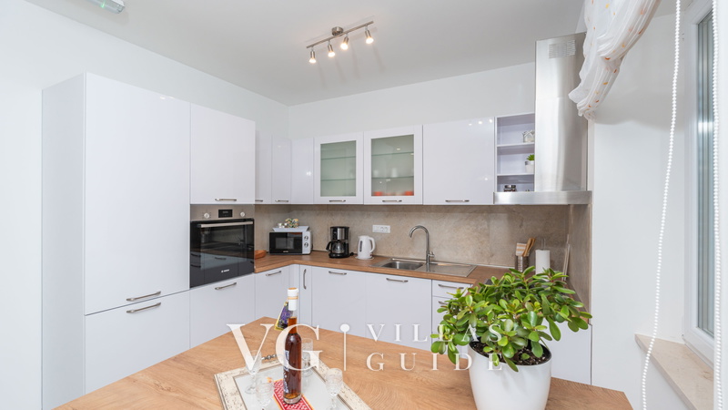 Cypress Paradise Kitchen